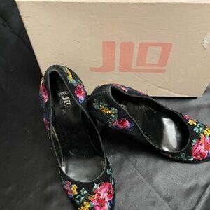 Jennifer Lopez Black Heels with Floral Design